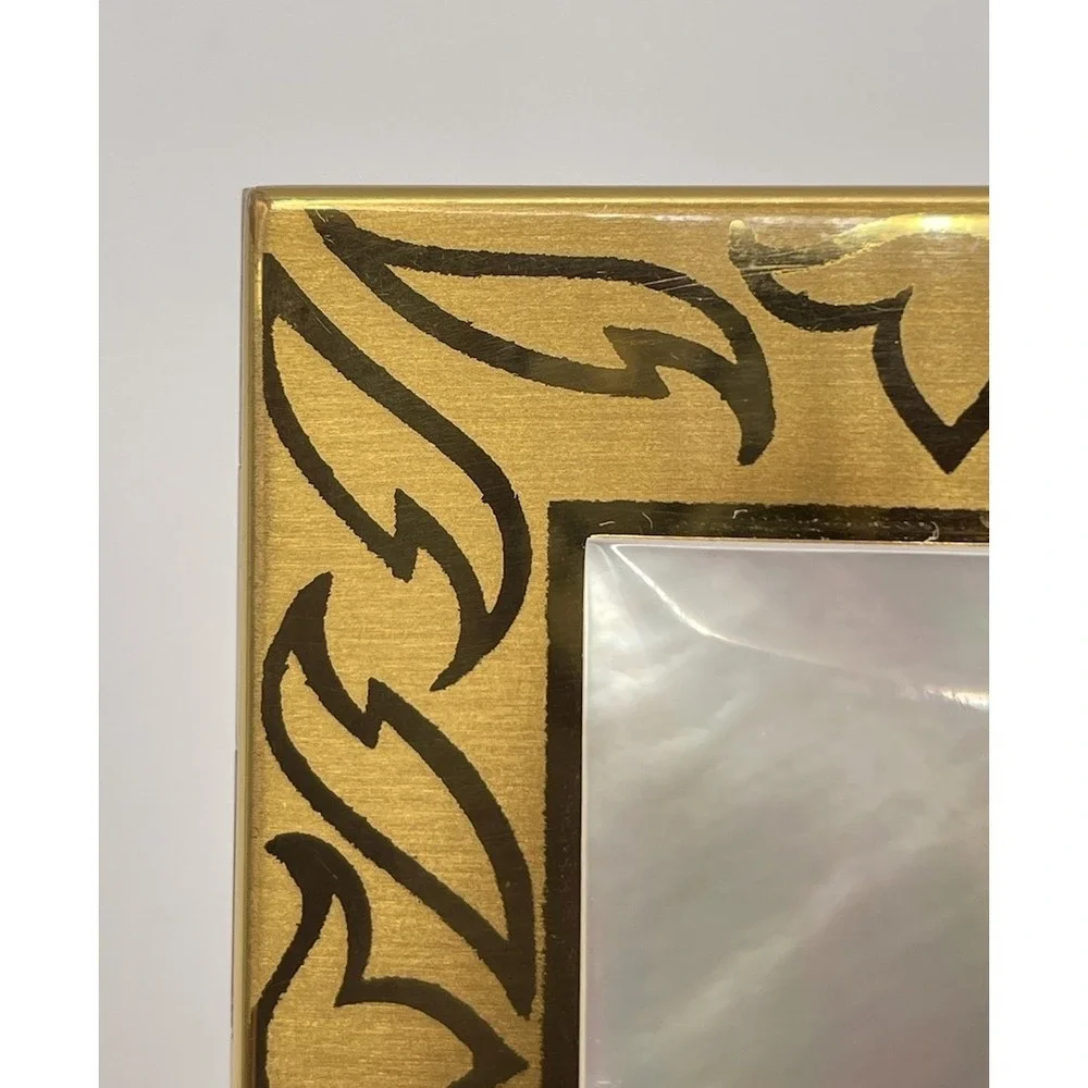Vintage Elgin American Gold Tone‎ Etched Makeup Compact Mirror Mother Of Pearl